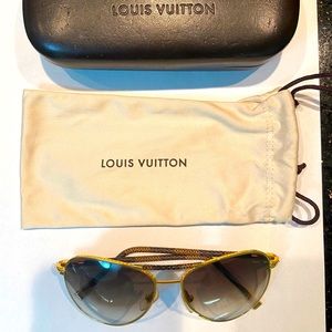 Louis Vuitton aviator sun glasses
